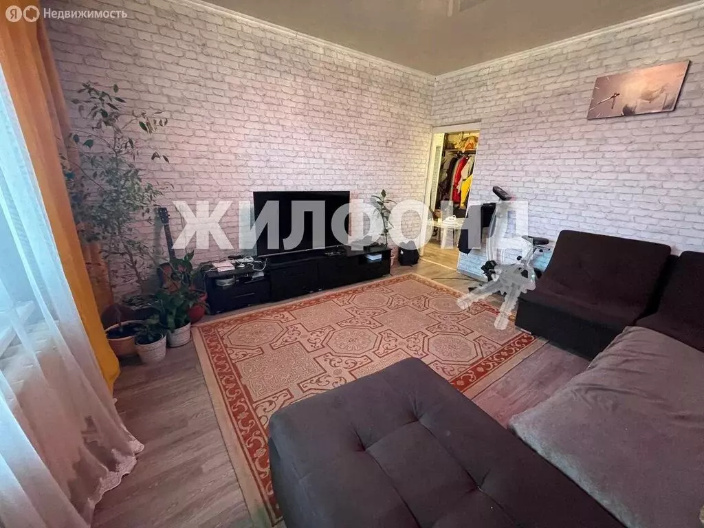 3-комнатная квартира: Кызыл, улица Ооржака Лопсанчапа, 35/2 (68.9 м) - Фото 0