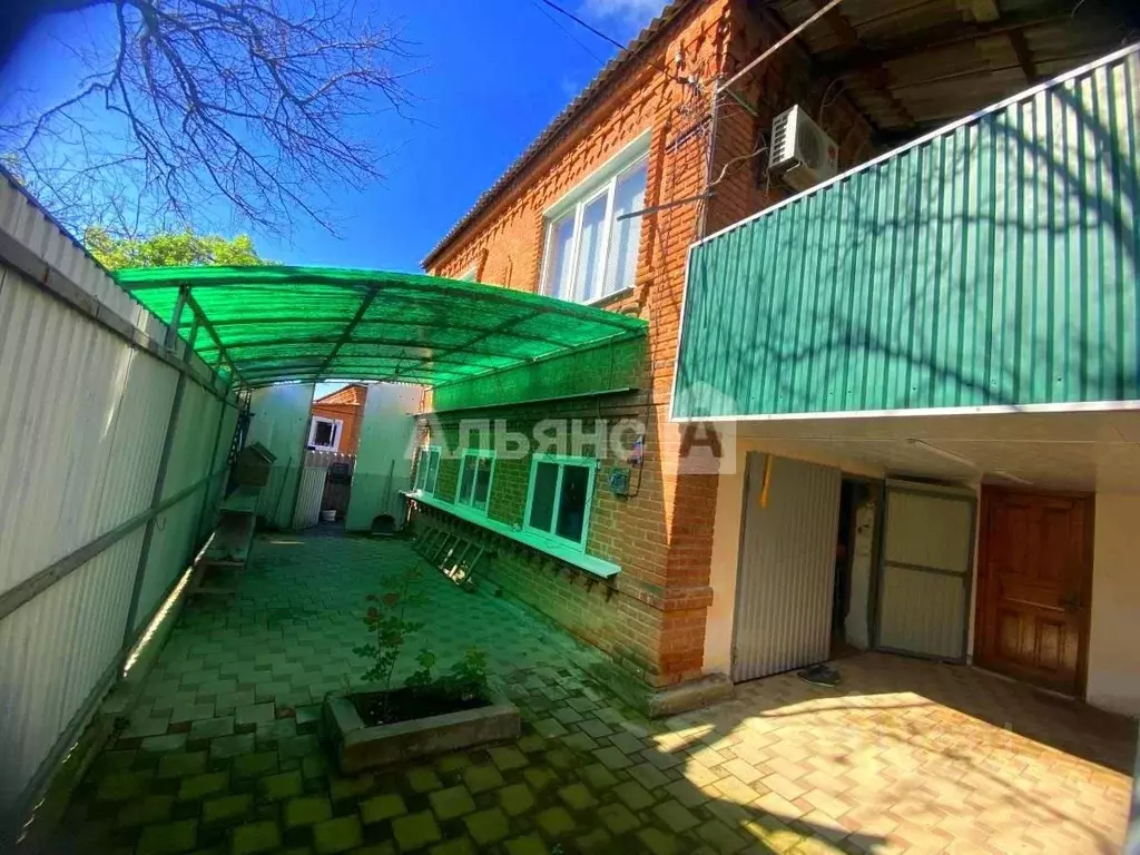 Дом в Краснодарский край, Курганинск ул. Розы Люксембург (170 м) - Фото 1