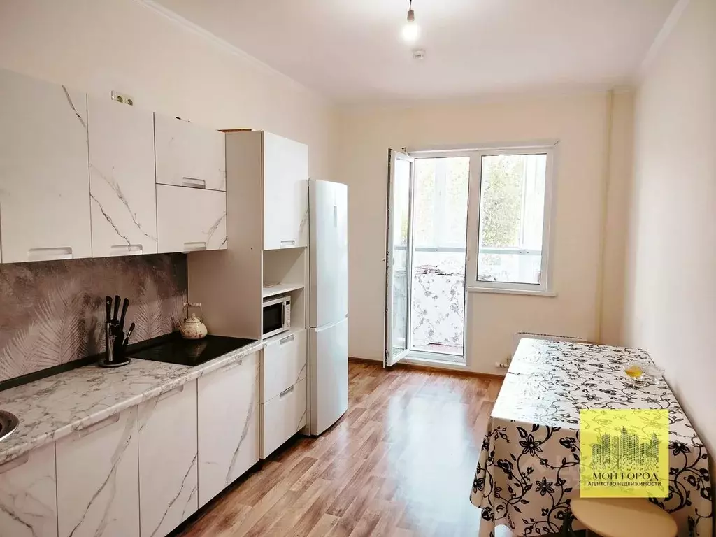 2-к кв. Ханты-Мансийский АО, Пыть-Ях ул. Первопроходцев, 2 (67.0 м) - Фото 1