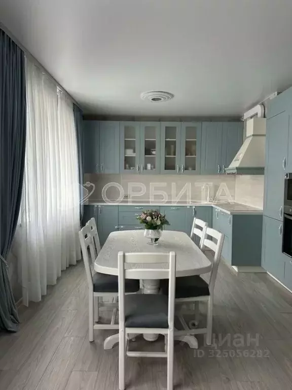 2-к кв. Тюменская область, Тюмень ул. Мельникайте, 32 (79.0 м) - Фото 1