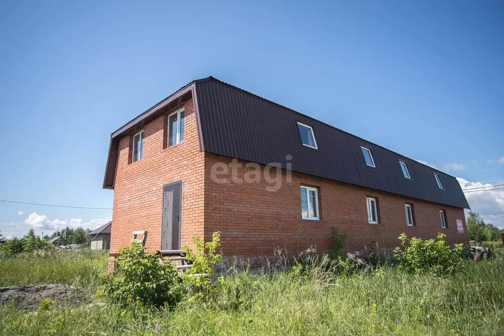 Дом в Новосибирская область, Бердск ул. Небесная, 2 (200 м) - Фото 1