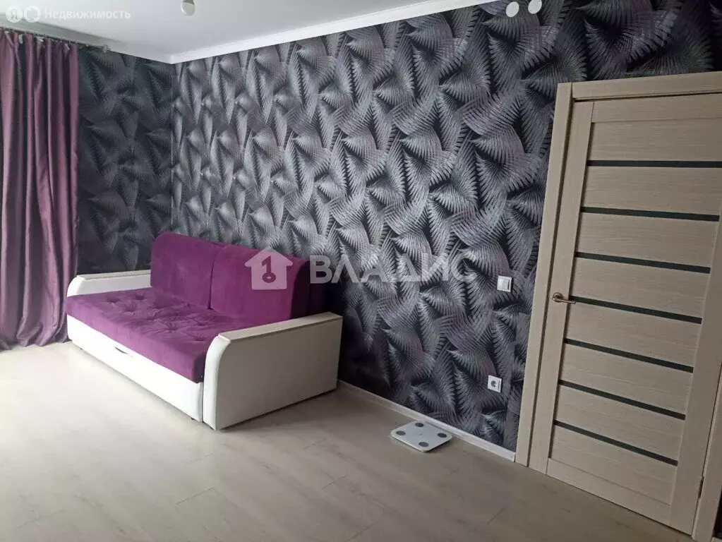 2-комнатная квартира: Тобольск, 15-й микрорайон, 17 (62 м) - Фото 0