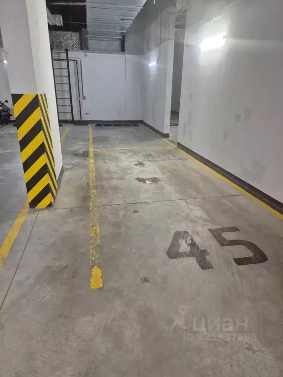 Гараж в Санкт-Петербург Манчестерская ул., 3 (28 м) - Фото 1