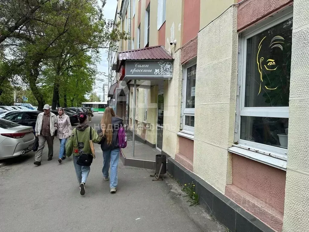 Торговая площадь в Челябинская область, Челябинск ул. Коммуны, 75 (120 ... - Фото 0