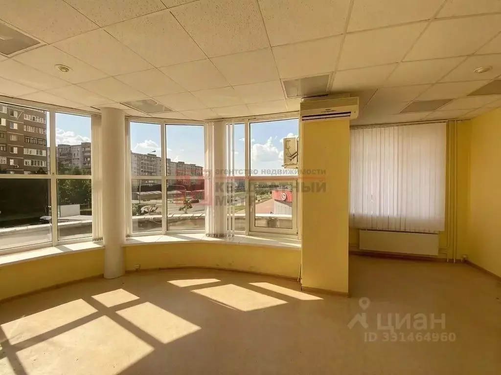 Офис в Белгородская область, Старый Оскол Степной мкр, 8А (30 м) - Фото 1