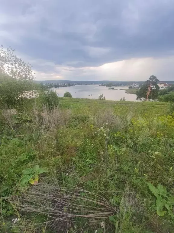 Участок в Свердловская область, Первоуральск городской округ, пос. ... - Фото 0