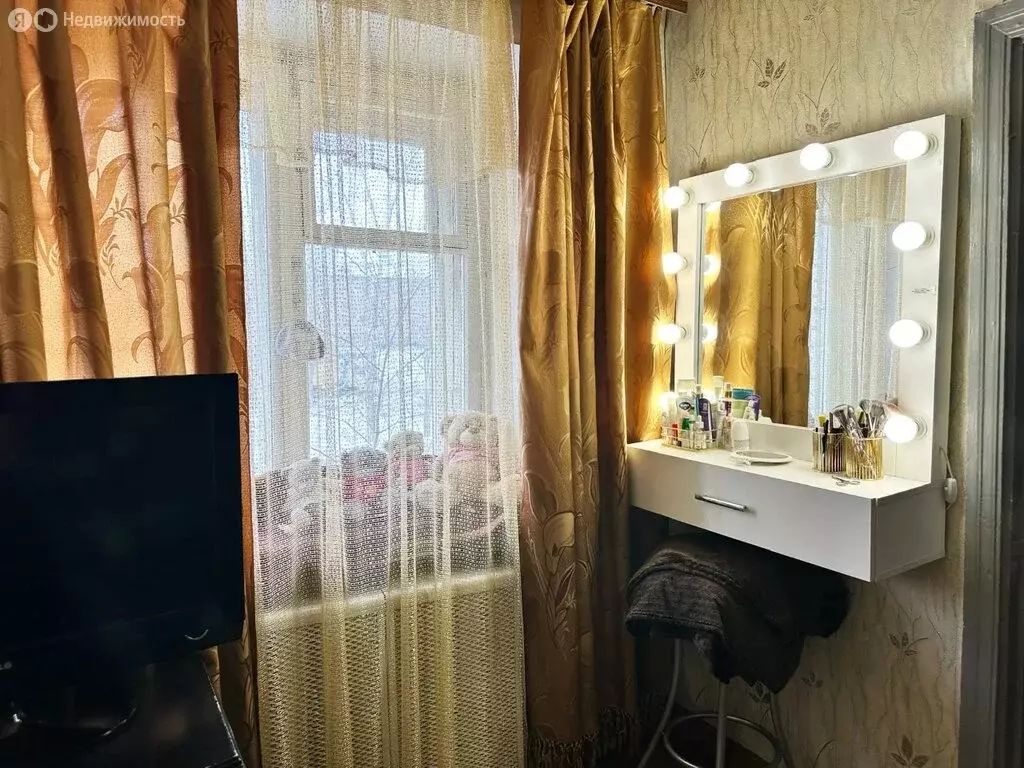 3-комнатная квартира: Бийск, улица имени Героя Советского Союза ... - Фото 2