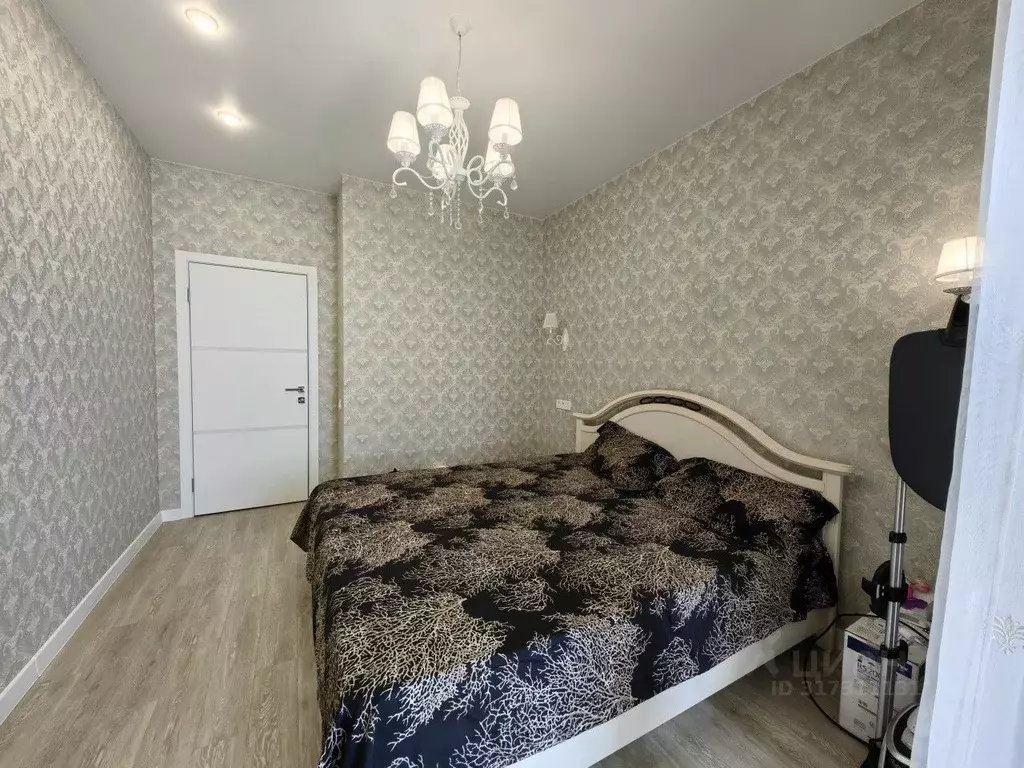 3-к кв. Омская область, Омск ул. Перелета, 28 (81.0 м) - Фото 0