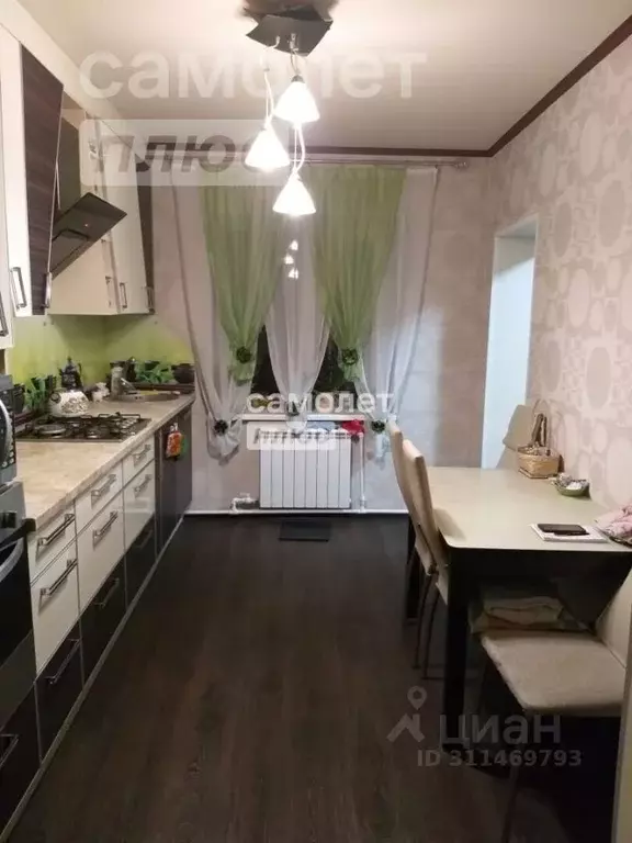 Дом в Омская область, Омск ул. Димитрова, 33 (200 м) - Фото 0