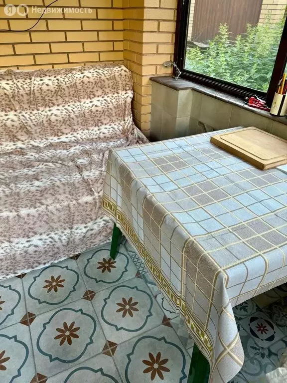 Дом в Екатеринбург, улица Осипенко, 4А (250 м) - Фото 1