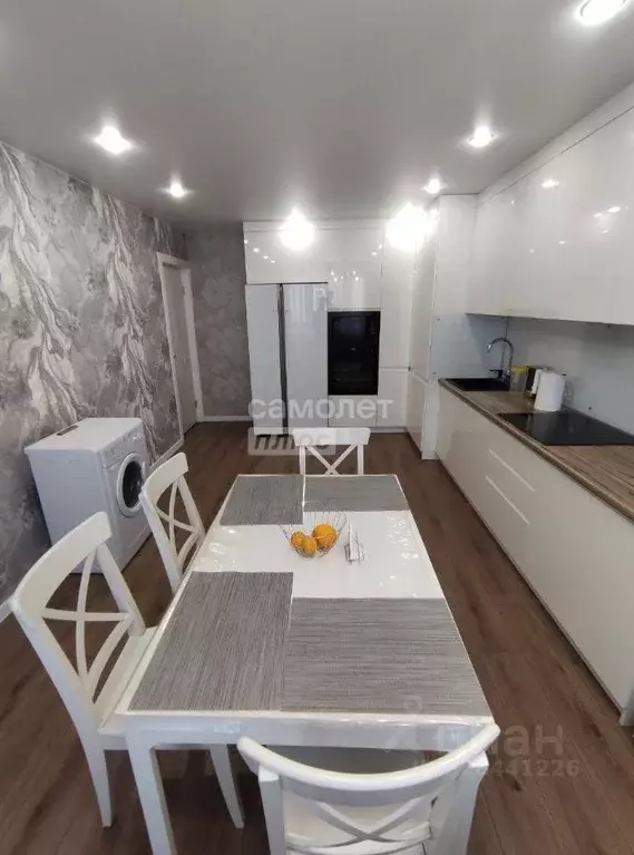 3-к кв. Тюменская область, Тюмень ул. Павла Шарова, 9 (86.7 м) - Фото 2