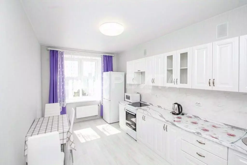 1-к кв. Тюменская область, Тюмень ул. Тимофея Кармацкого, 9 (44.0 м) - Фото 1