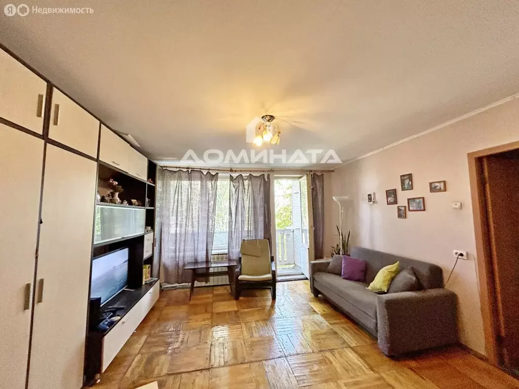 3-комнатная квартира: Санкт-Петербург, проспект Художников, 41 (58 м) - Фото 1