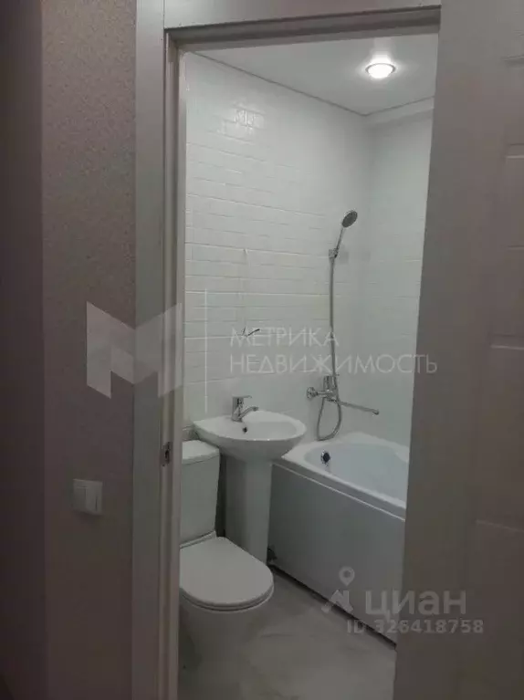 1-к кв. Тюменская область, Тюмень Микрорайон мыс, ул. Мусоргского, 38 ... - Фото 1