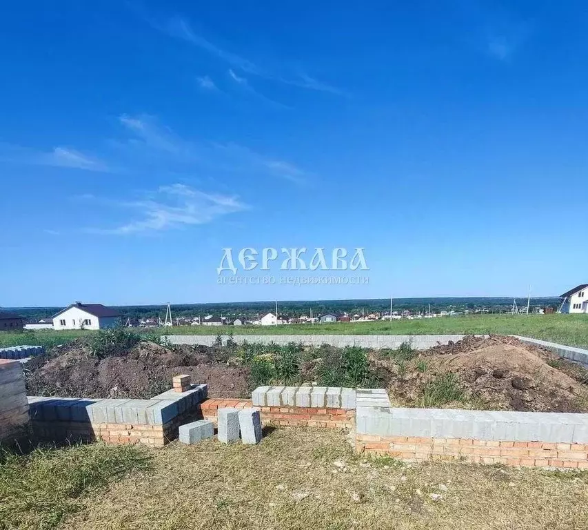 Участок в Белгородская область, Старооскольский городской округ, с. ... - Фото 1