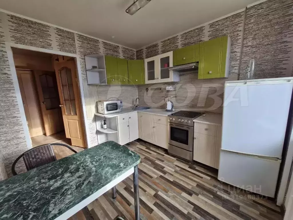 2-к кв. Тюменская область, Тобольск 7А мкр, 32В (52.0 м) - Фото 0