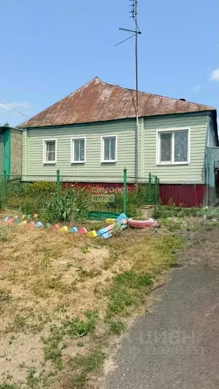 Дом в Курская область, Курский район, Полевской сельсовет, д. Еремино  ... - Фото 1