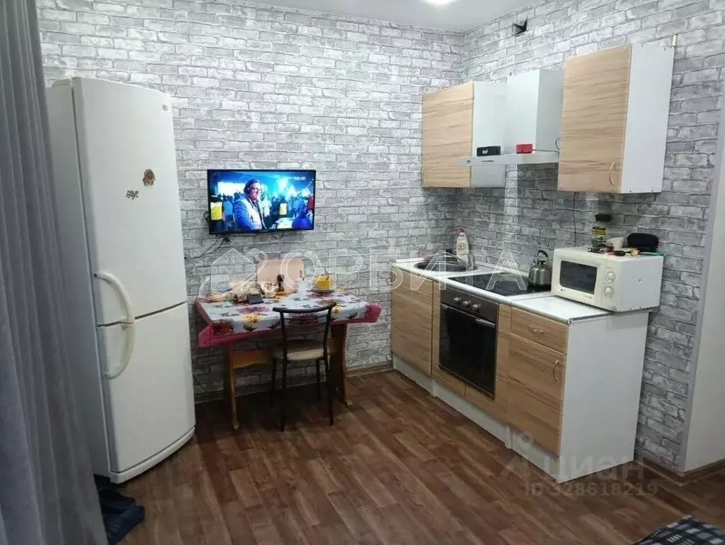 Студия Тюменская область, Тюмень ул. Александра Протозанова, 4 (25.1 ... - Фото 2