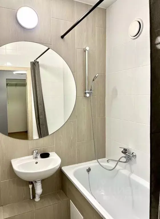 1-к кв. Пермский край, Пермь Монастырская ул., 46 (40.0 м) - Фото 1