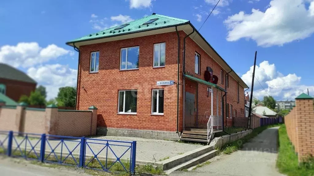 Помещение свободного назначения в Свердловская область, Красноуральск ... - Фото 1