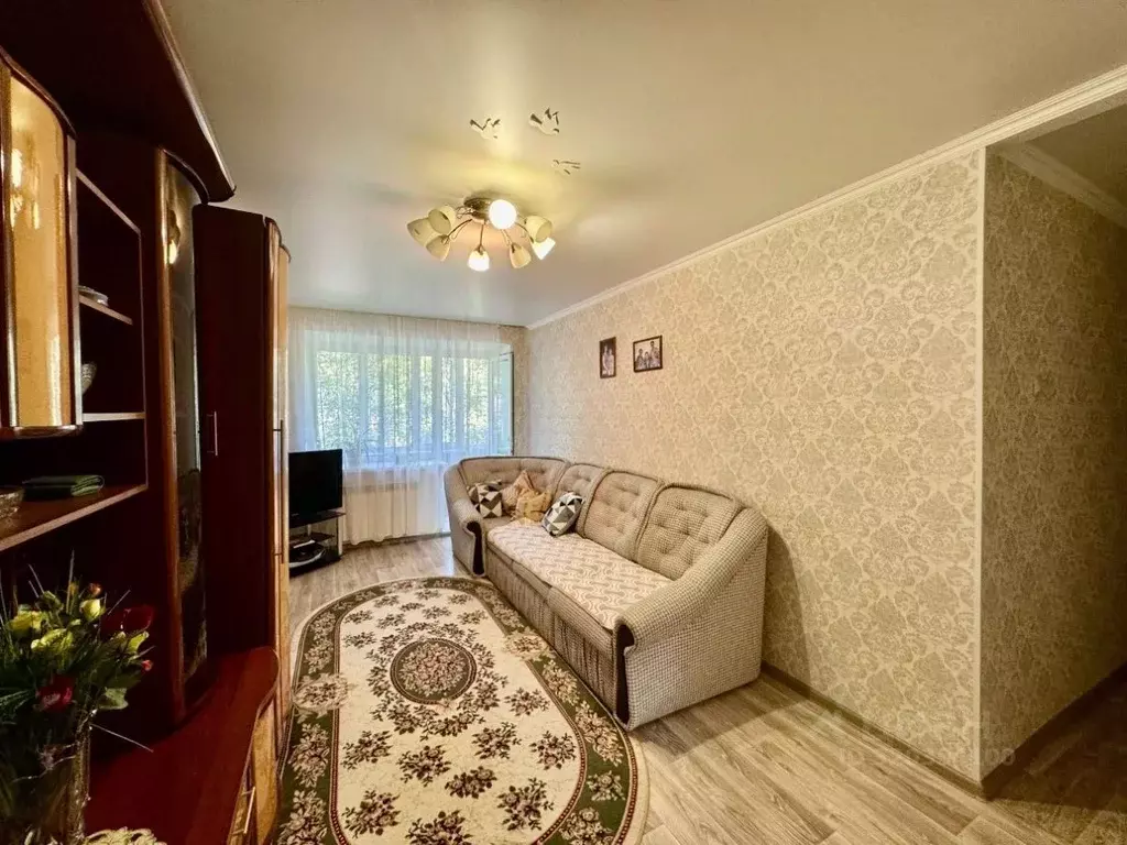 3-к кв. Ханты-Мансийский АО, Нижневартовск Омская ул., 22А (58.1 м) - Фото 0