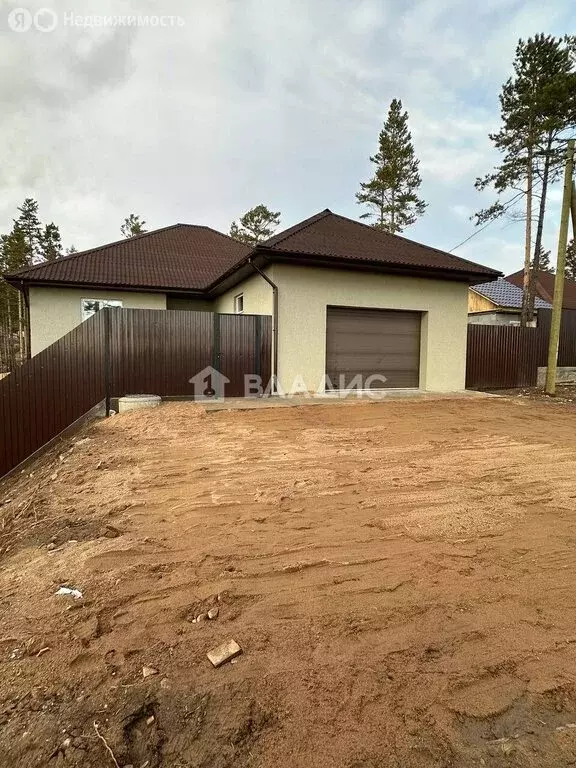 Дом в Улан-Удэ, улица Градостроителей (170 м) - Фото 1