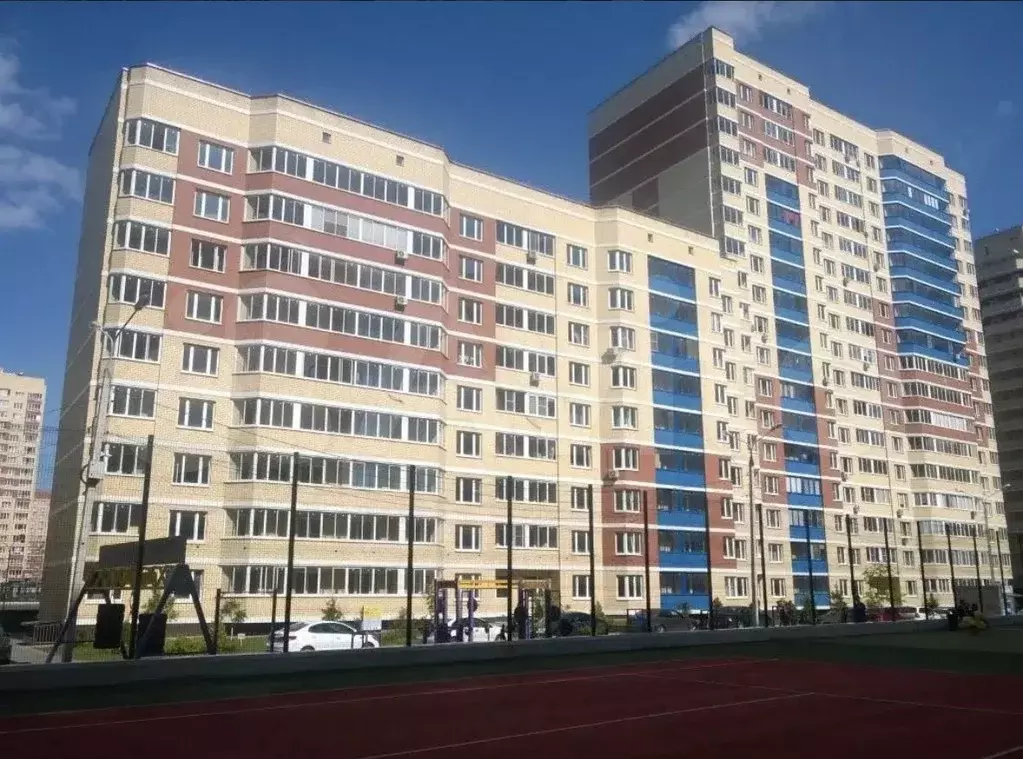 2-к. квартира, 64 м, 8/17 эт. - Фото 0