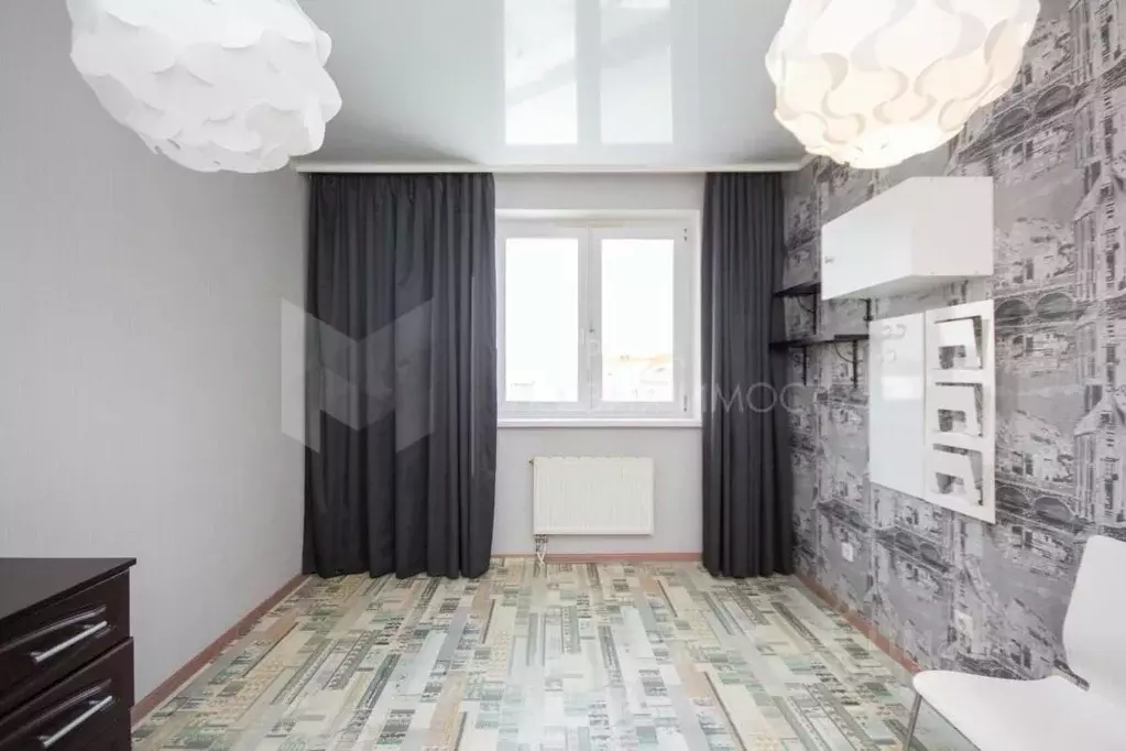 2-к кв. Тюменская область, Тюмень ул. Академика Сахарова, 36 (68.0 м) - Фото 0