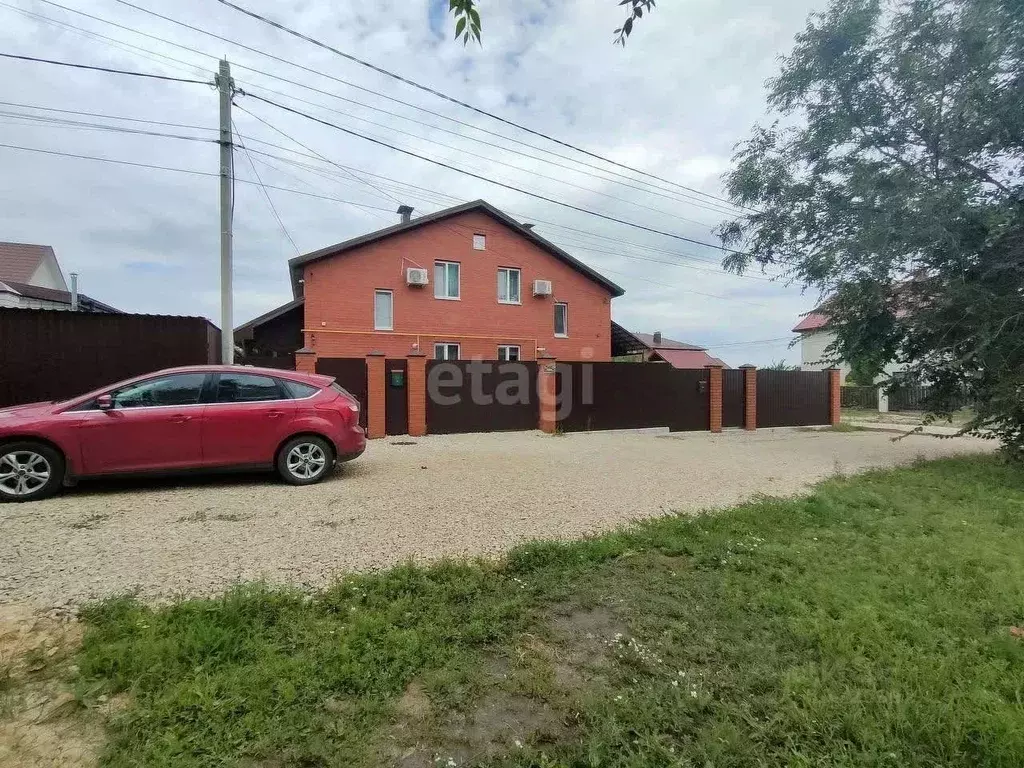 Дом в Саратовская область, Саратов ул. Имени А.П. Муленкова (98 м) - Фото 0