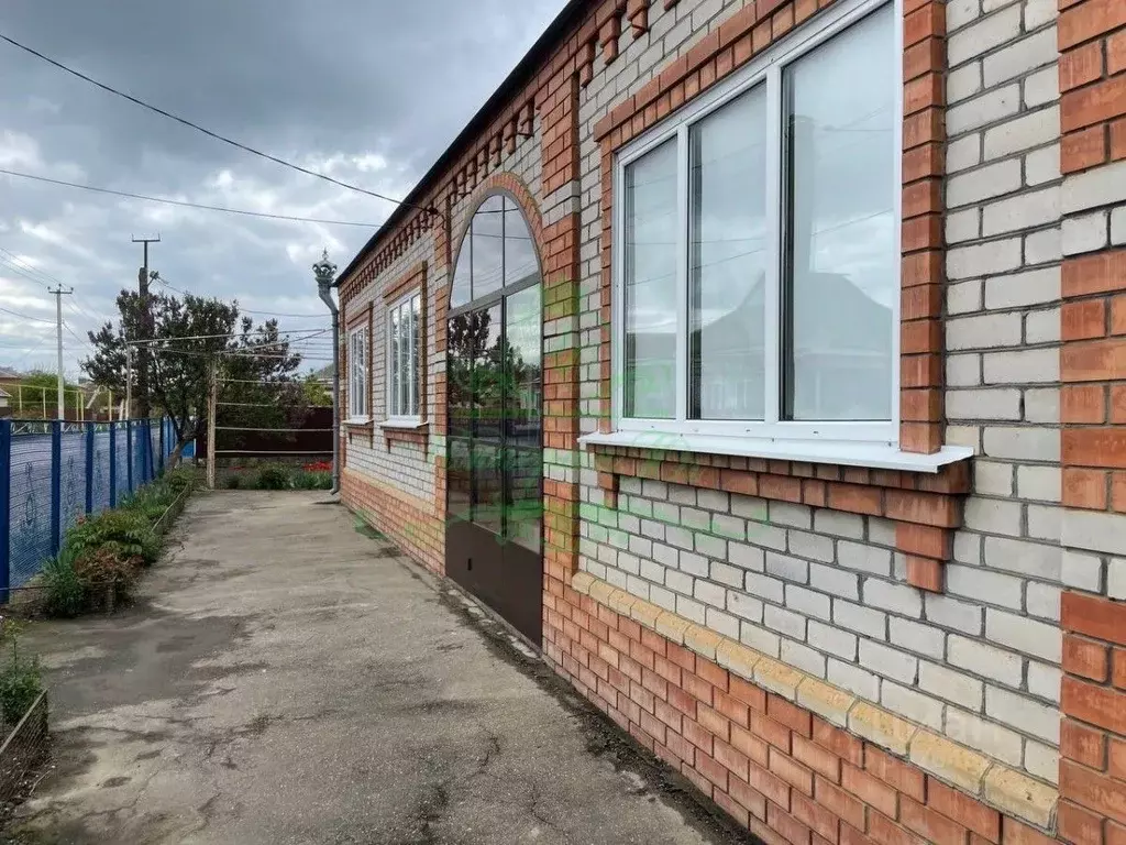 Дом в Краснодарский край, Красноармейский район, Новомышастовское ... - Фото 0