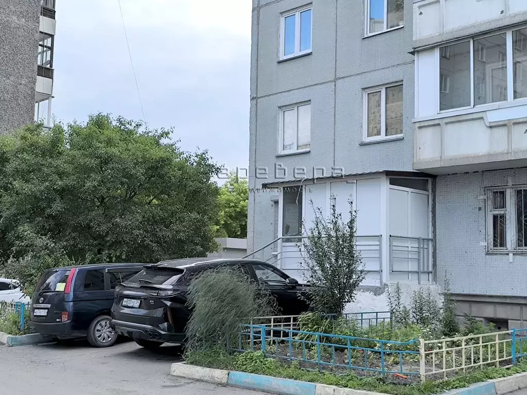 Помещение свободного назначения в Красноярский край, Красноярск ул. 26 ... - Фото 1
