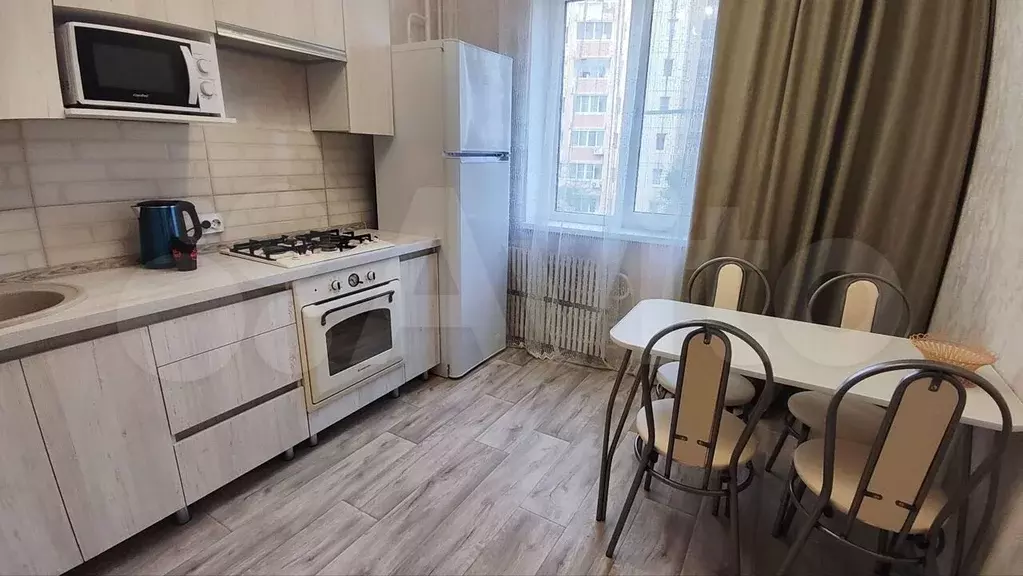 2-к. квартира, 60 м, 3/10 эт. - Фото 0