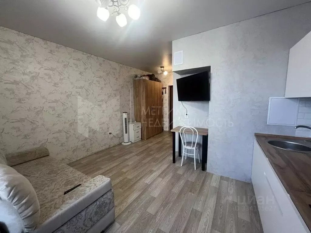 Студия Тюменская область, Тюмень ул. Парада Победы, 9 (24.0 м) - Фото 1