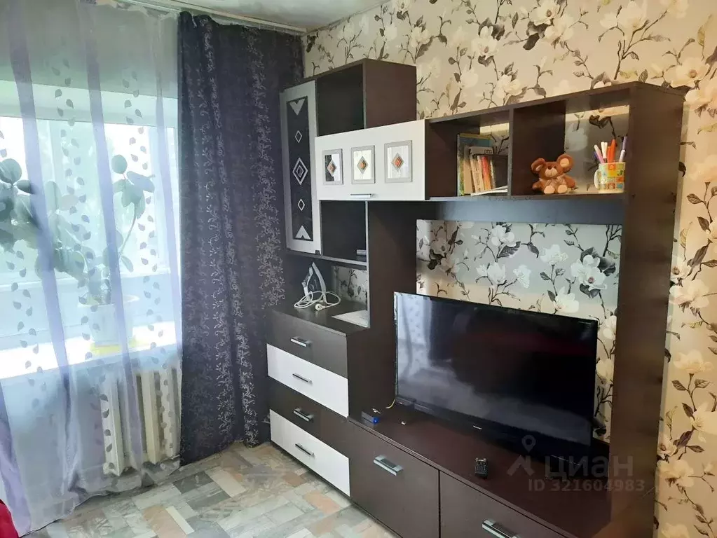 1-к кв. Ленинградская область, Тихвин 1-й мкр, 8 (33.0 м) - Фото 0