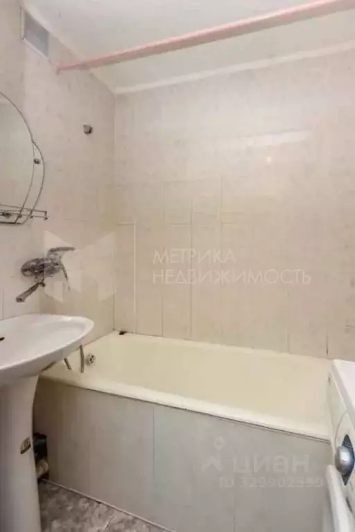 1-к кв. Тюменская область, Тюмень ул. Красных Зорь, 2 (34.0 м) - Фото 1