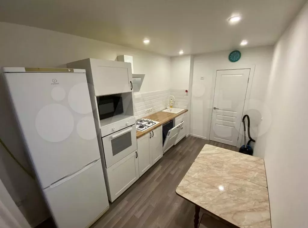 2-к. квартира, 55 м, 1/10 эт. - Фото 0