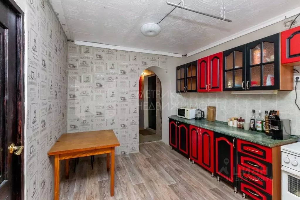 2-к кв. Тюменская область, Тюмень ул. 9 Января, 4 (40.5 м) - Фото 2