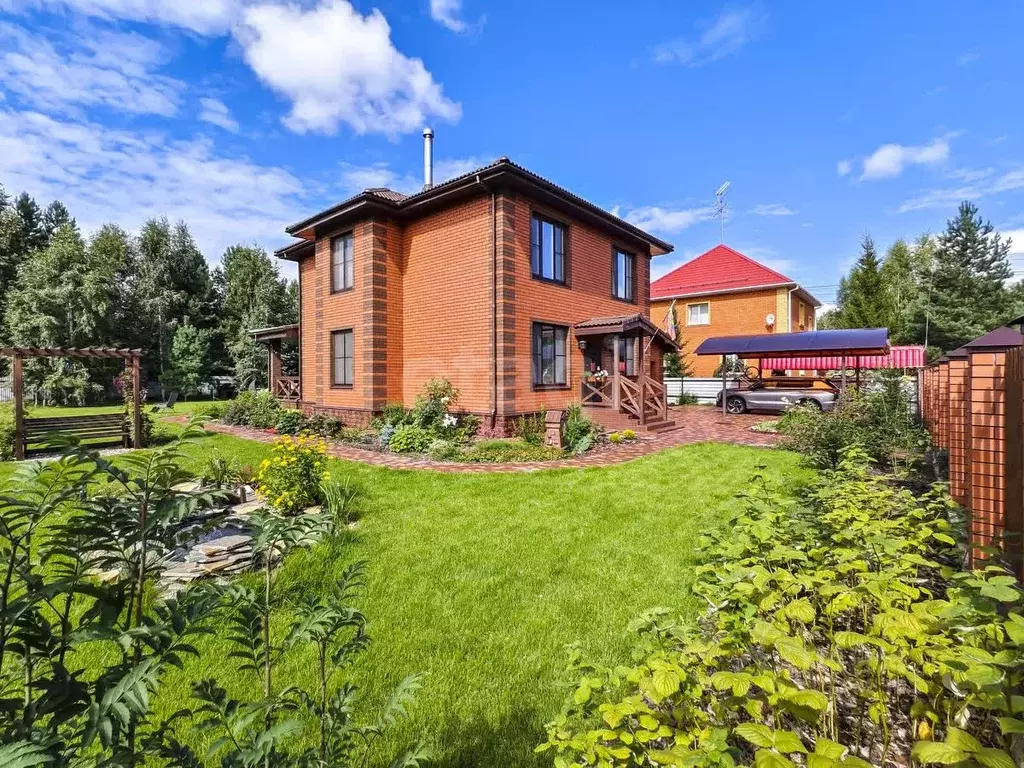 Дом в Тюменская область, Тюмень Три Сосны мкр, ул. Малиновая (248 м) - Фото 1