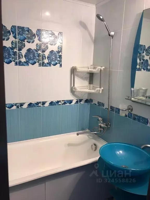 3-к кв. Ростовская область, Волгодонск ул. Максима Горького, 184 (62.0 ... - Фото 1