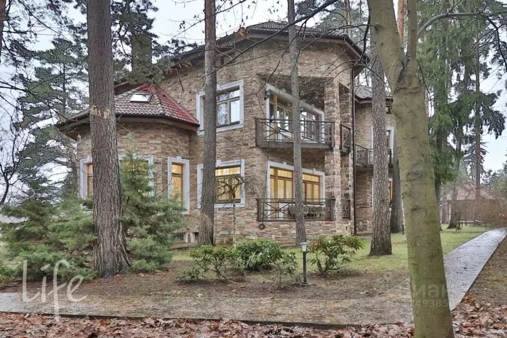 Коттедж в Московская область, Одинцовский городской округ, д. Жуковка  ... - Фото 2