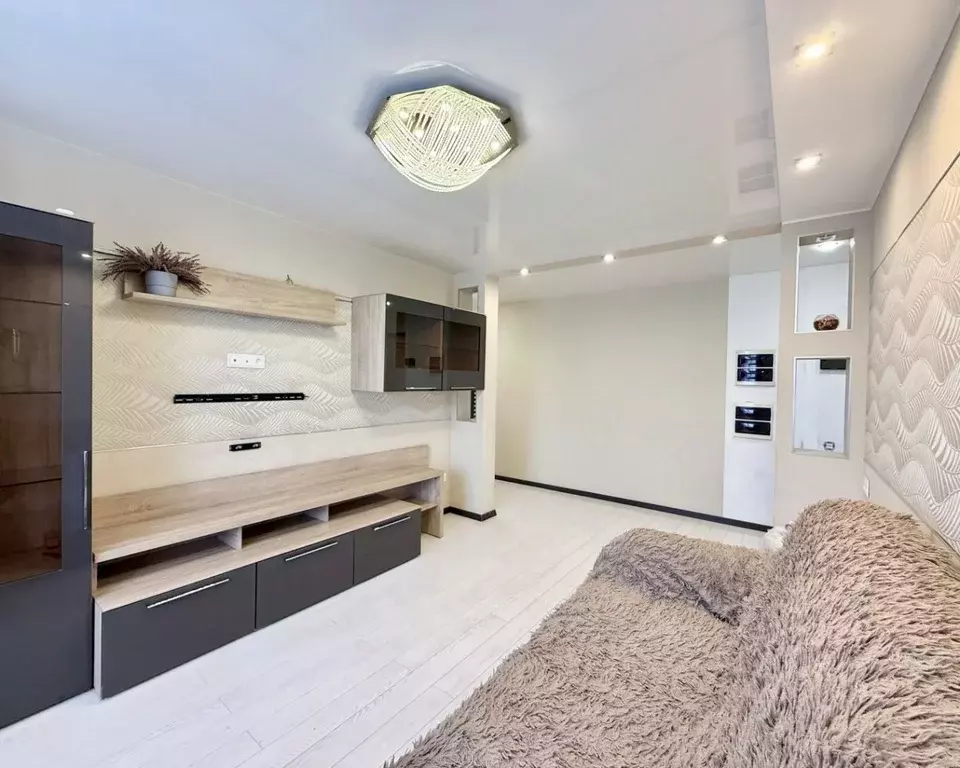 3-к кв. Омская область, Омск Городок Нефтяников мкр, ул. 22 Апреля, 53 ... - Фото 1