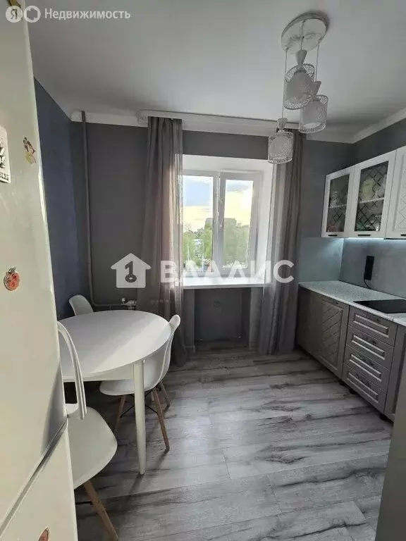 3-комнатная квартира: Тобольск, 8-й микрорайон, 28 (73.9 м) - Фото 2
