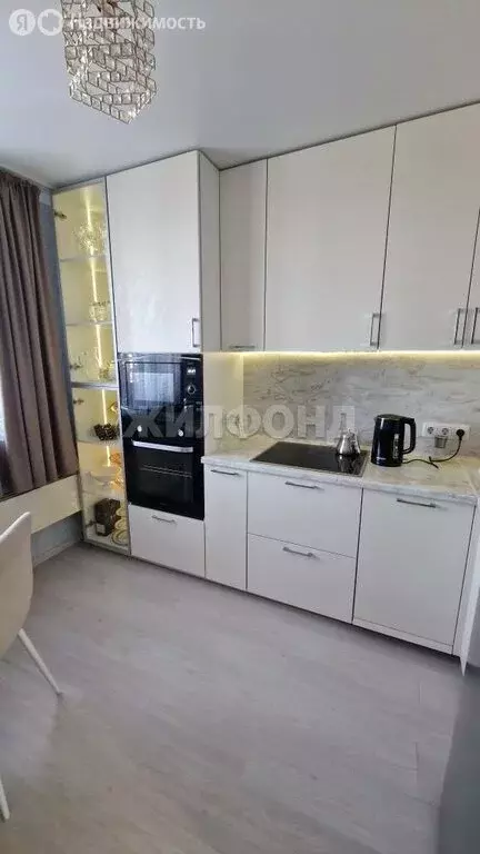 4-комнатная квартира: Новосибирск, Колхидская улица, 3 (72.3 м) - Фото 1