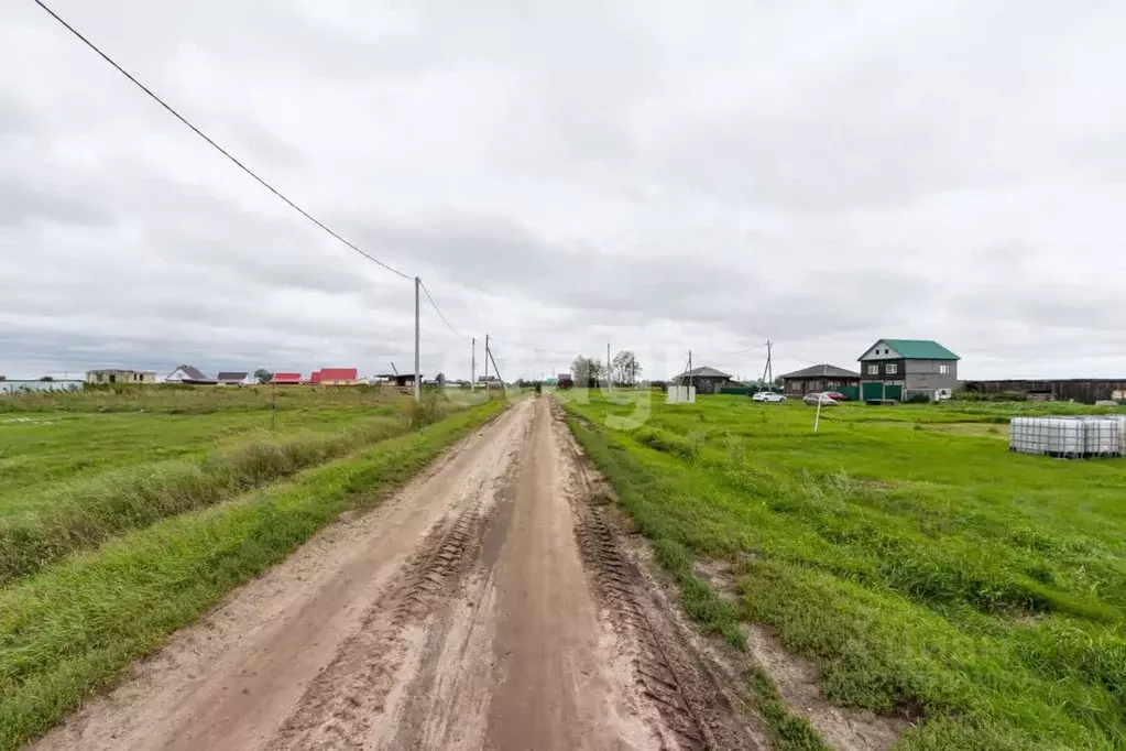 Участок в Тюменская область, Исетский муниципальный округ, д. ... - Фото 1