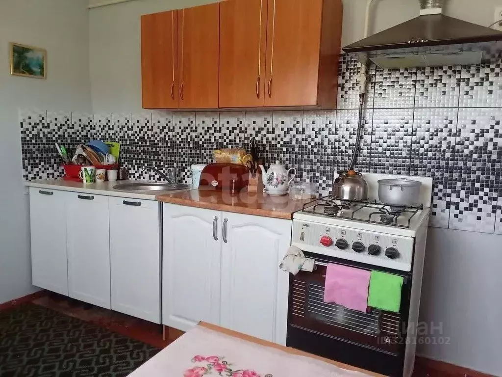 Дом в Крым, Красногвардейский район, Клепининское с/пос, с. Карповка ... - Фото 1