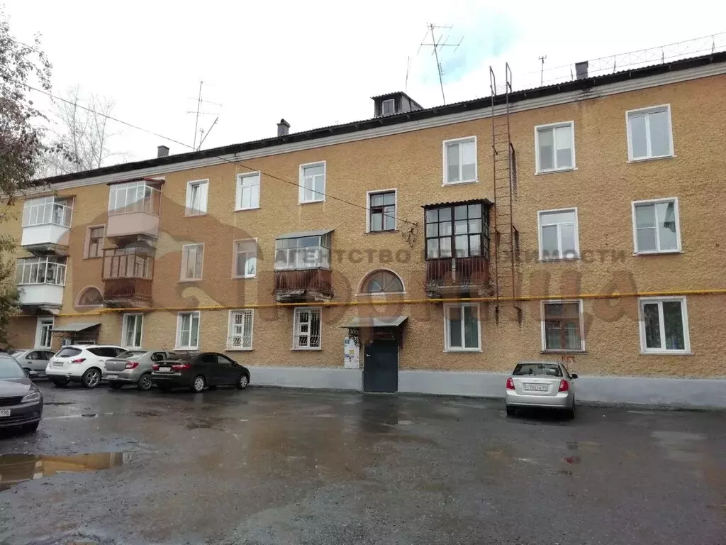 4-комнатная квартира: Ревда, улица Цветников, 38 (80 м) - Фото 1