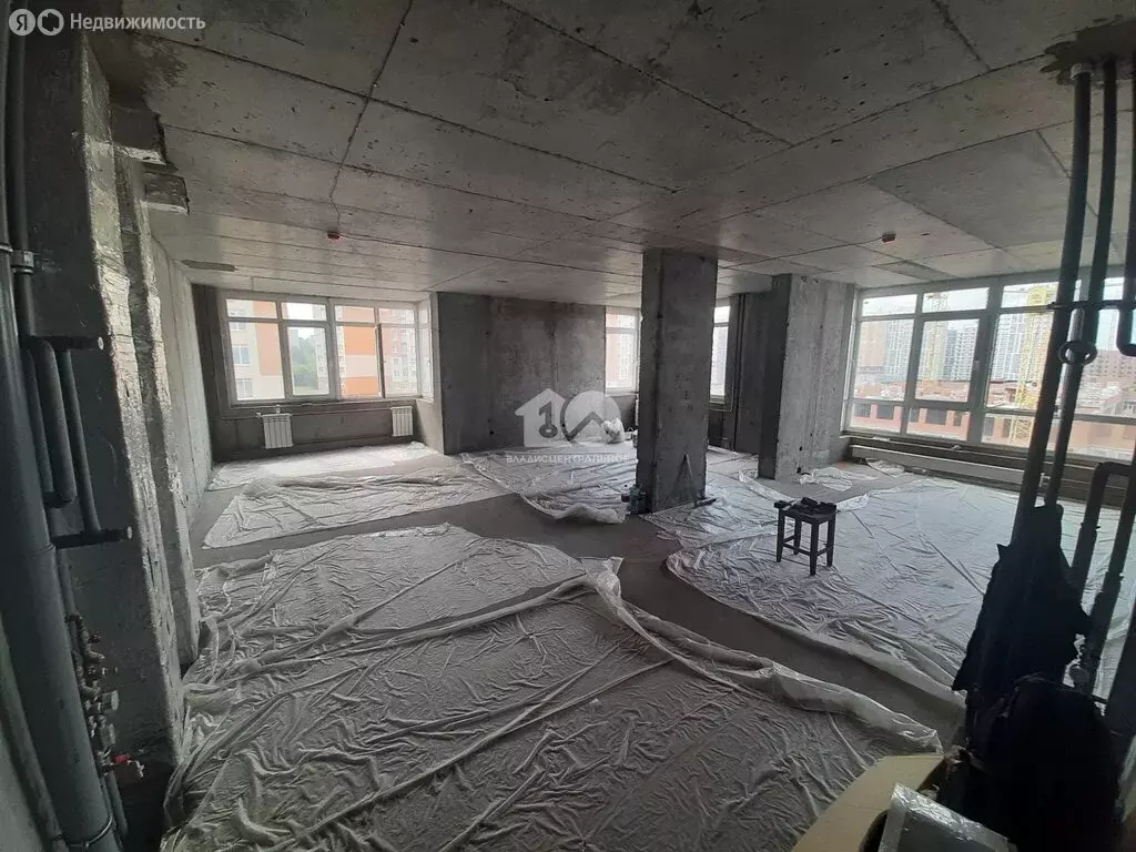 Квартира-студия: Кемерово, Притомский проспект, 29 (64.6 м) - Фото 1