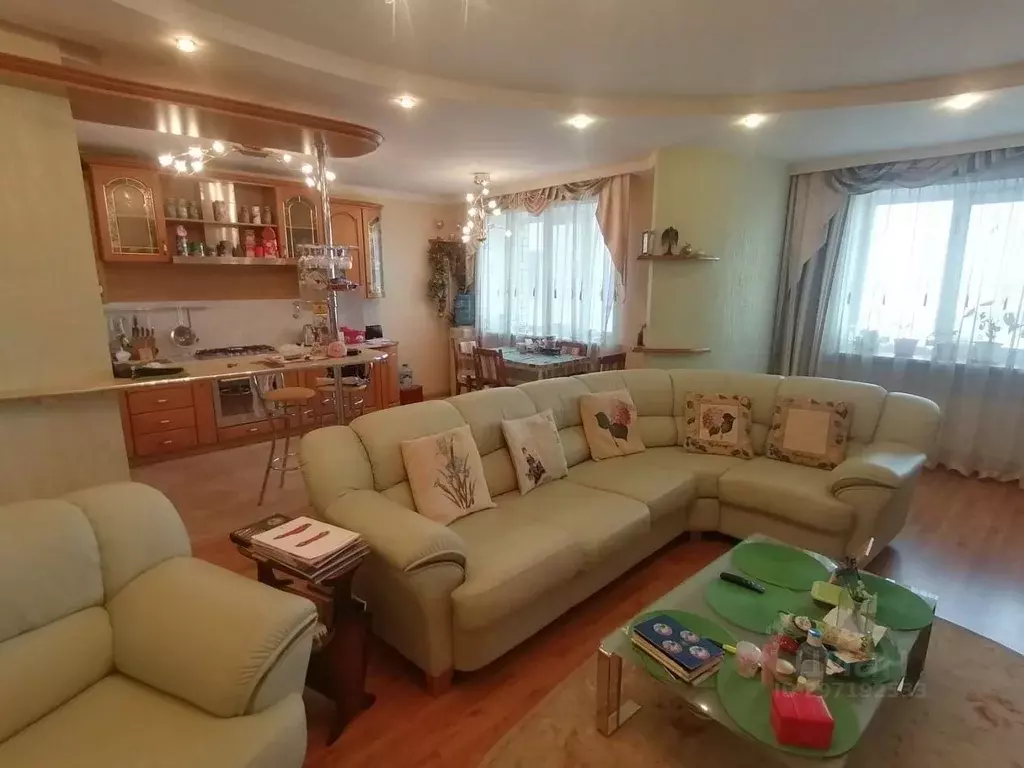 4-к кв. Саратовская область, Саратов Гвардейская ул., 18Б (164.0 м) - Фото 0