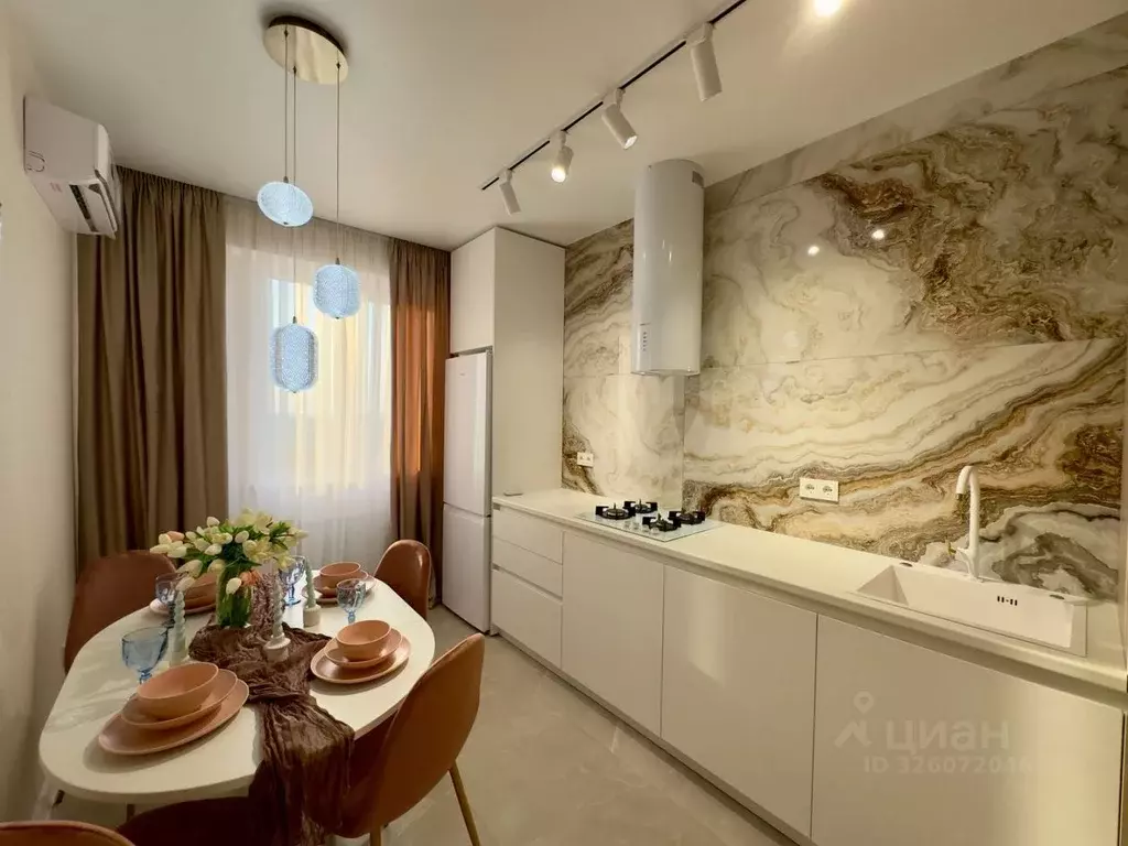 2-к кв. Крым, Симферополь ул. 51-й Армии, 1 (56.0 м) - Фото 2