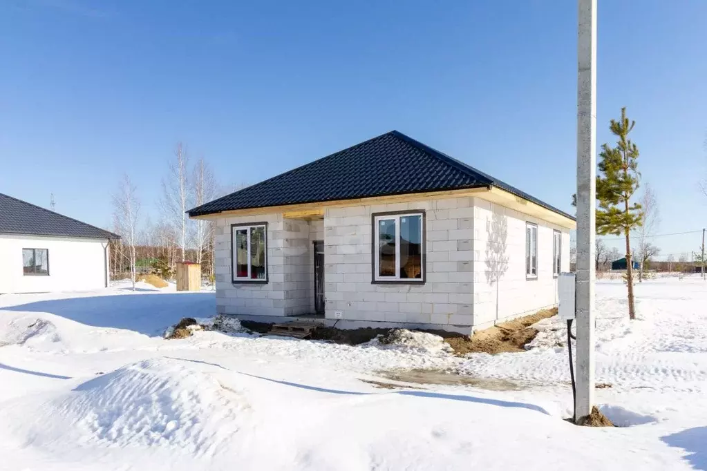 Дом в Тюменская область, Тюменский муниципальный округ, д. Молчанова  ... - Фото 1